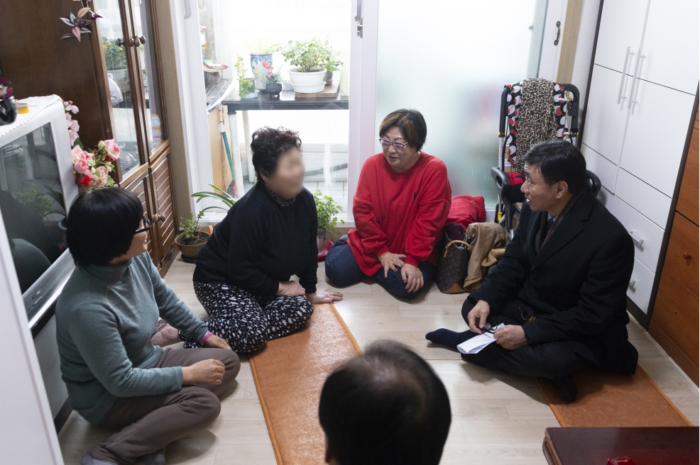 고남석 연수구청장, 선학동 말벗서비스 대상가구 방문의 2번째 이미지