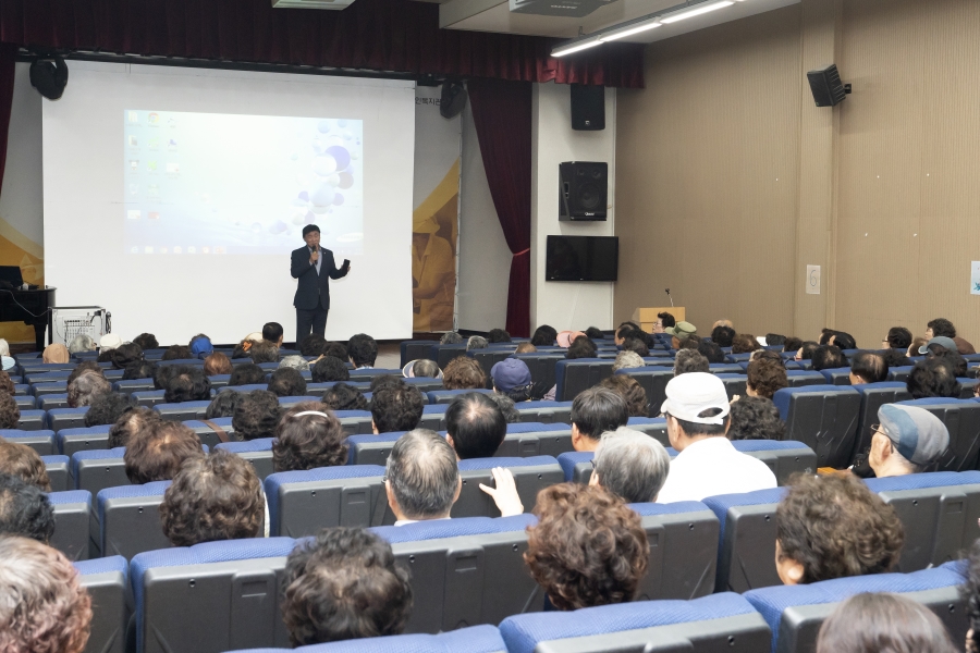 연수노인복지관 노인 사회활동지원 사업 참여자 통합교육의 1번째 이미지