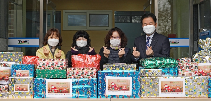 한국마사회 인천연수지사, 동춘3동 저소득층 아동 위해 크리스마스 선물 전달의 1번째 이미지