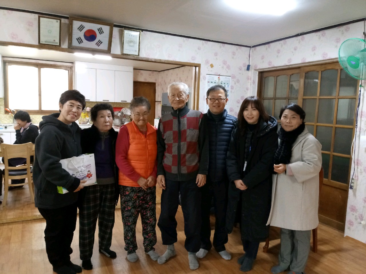 명진전자시스템, 선학동 경로당 12개소에 설맞이 떡국떡 전달의 1번째 이미지