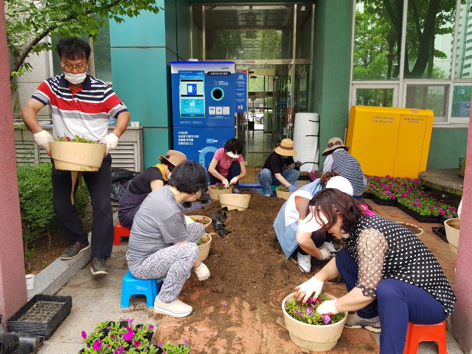 옥련2동 주민자치회, 우리마을 가꾸기 사업 실시의 1번째 이미지