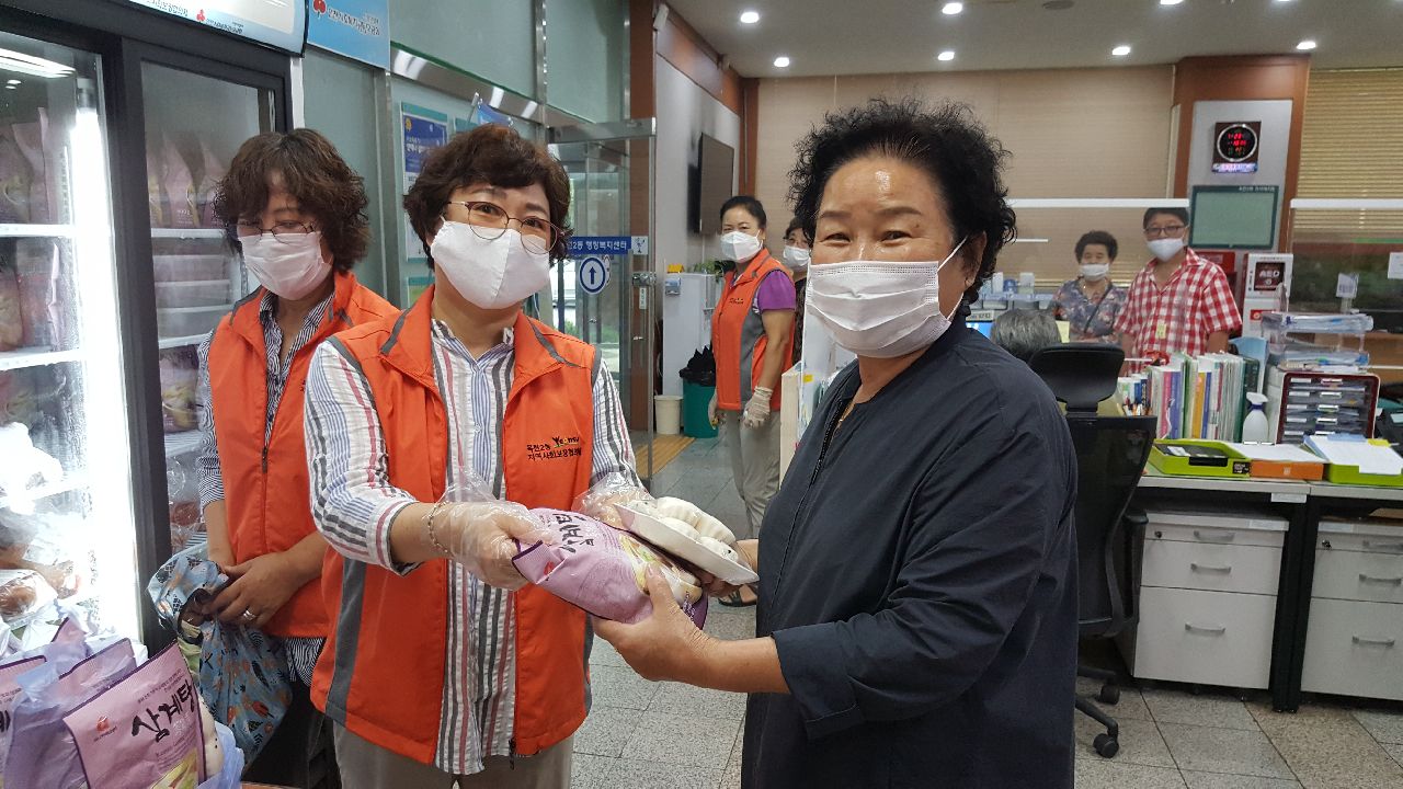 옥련중앙교회, 취약계층 위해 삼계탕과 떡 후원의 1번째 이미지